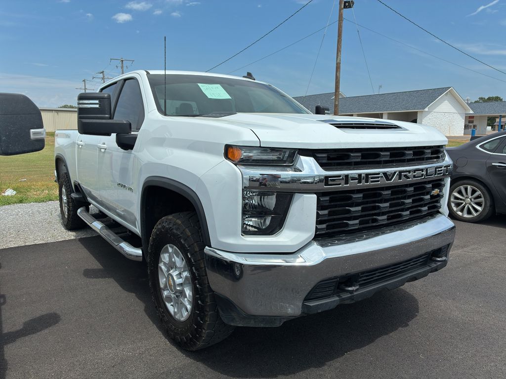 2023 Chevrolet Silverado LT photo 2