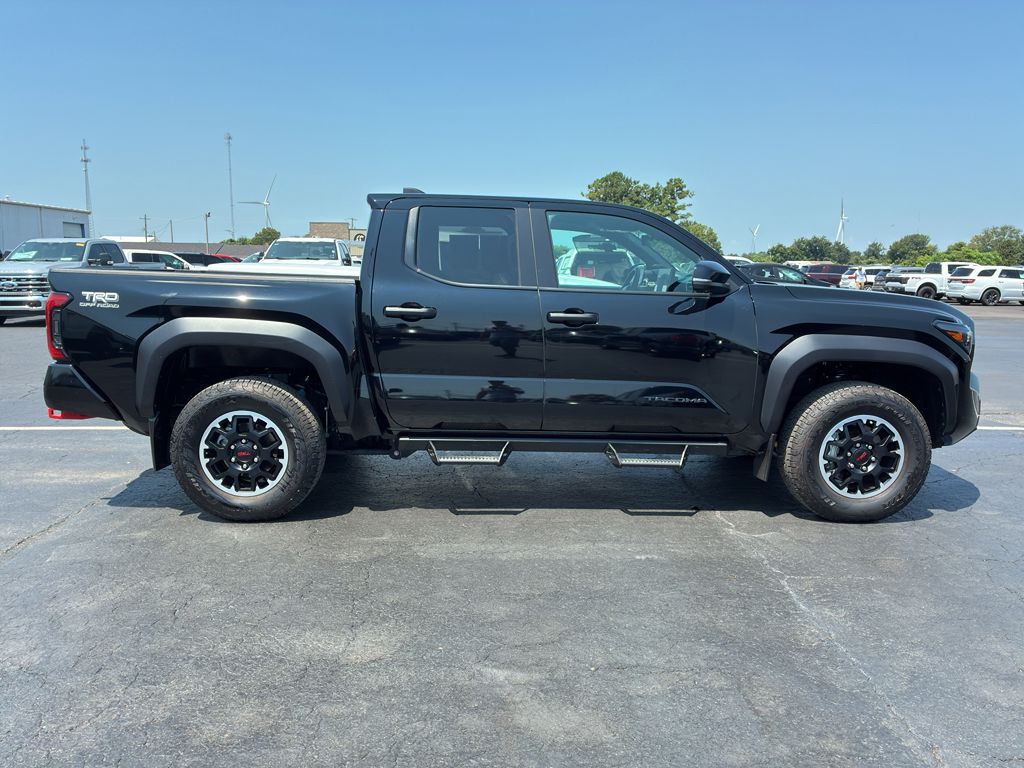 2024 Toyota Tacoma TRD Off Road photo 4