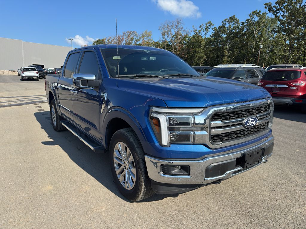 2025 Ford F-150 LARIAT photo 3