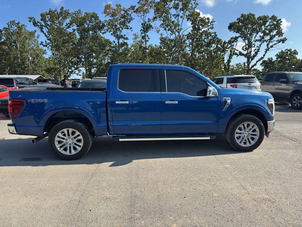2025 Ford F-150 LARIAT photo 4