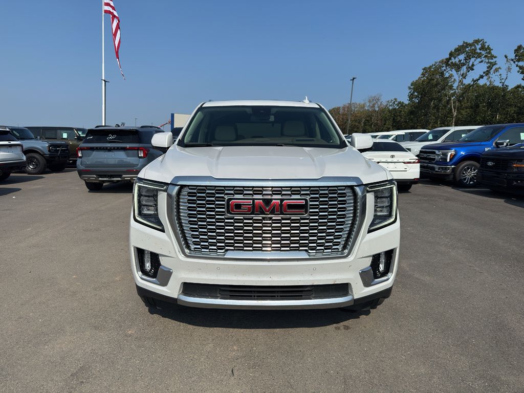 2023 GMC Yukon Denali photo 2