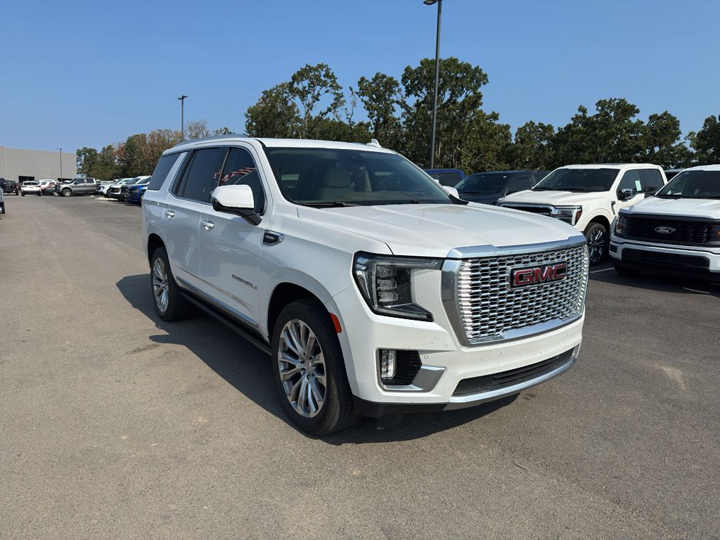 2023 GMC Yukon Denali photo 3