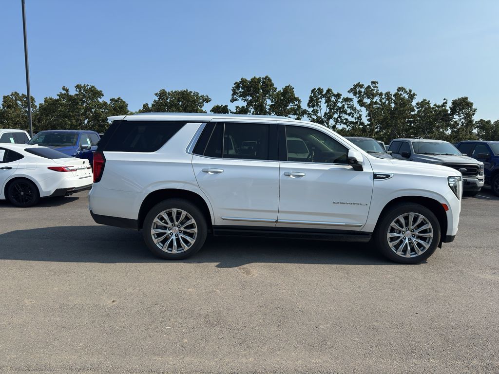2023 GMC Yukon Denali photo 4
