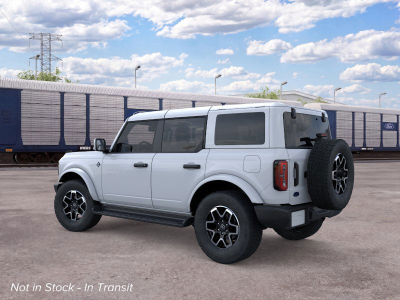 2026 Ford Bronco Outer Banks photo 4
