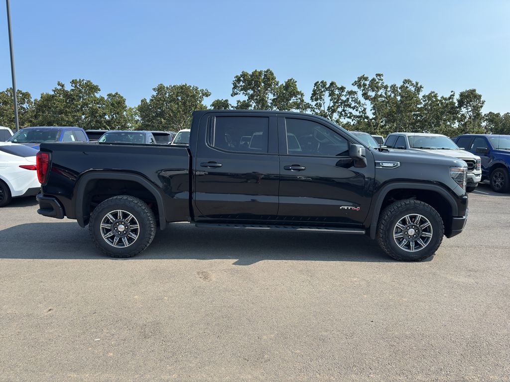 2024 GMC Sierra AT4 photo 4