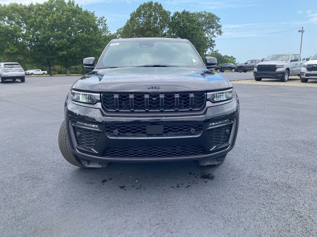 2026 Jeep Grand Cherokee 85th Anniversary Edition photo 2