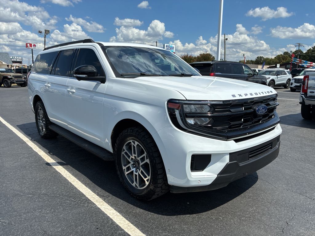 2025 Ford Expedition MAX Active photo 3