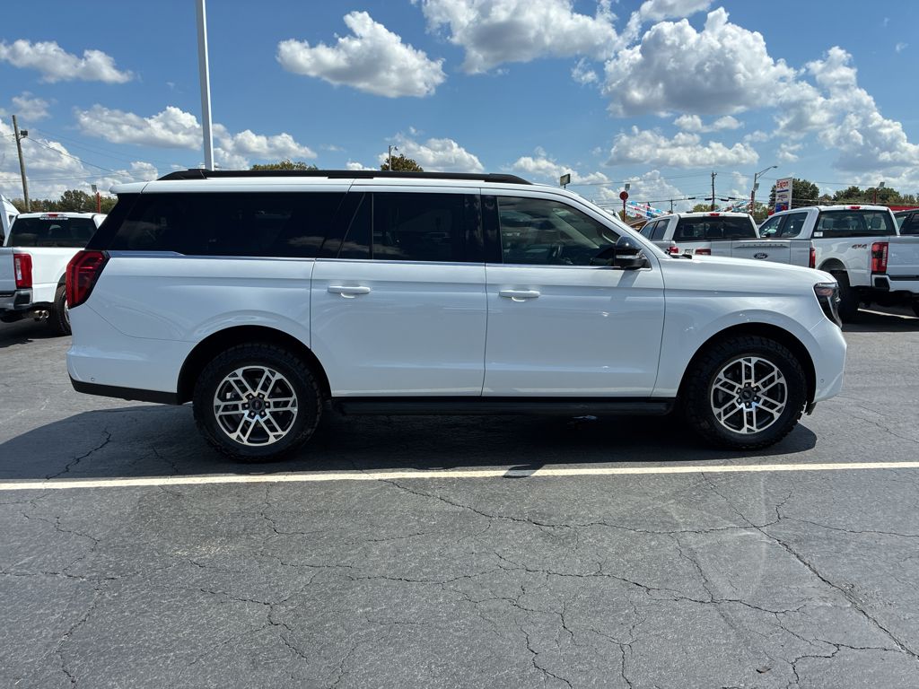 2025 Ford Expedition MAX Active photo 4