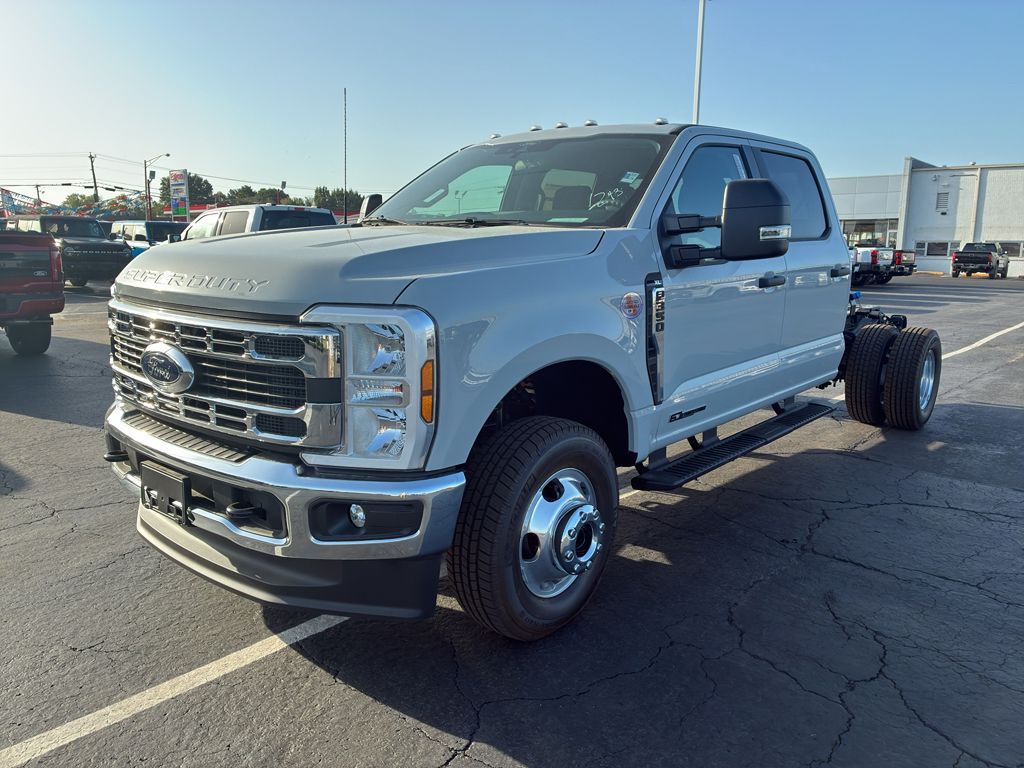 2026 Ford F-350 XL photo 1