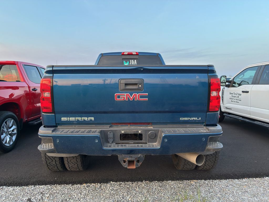 2016 GMC Sierra Denali photo 3