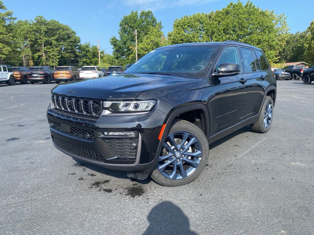 2026 Jeep Grand Cherokee 85th Anniversary Edition photo 2