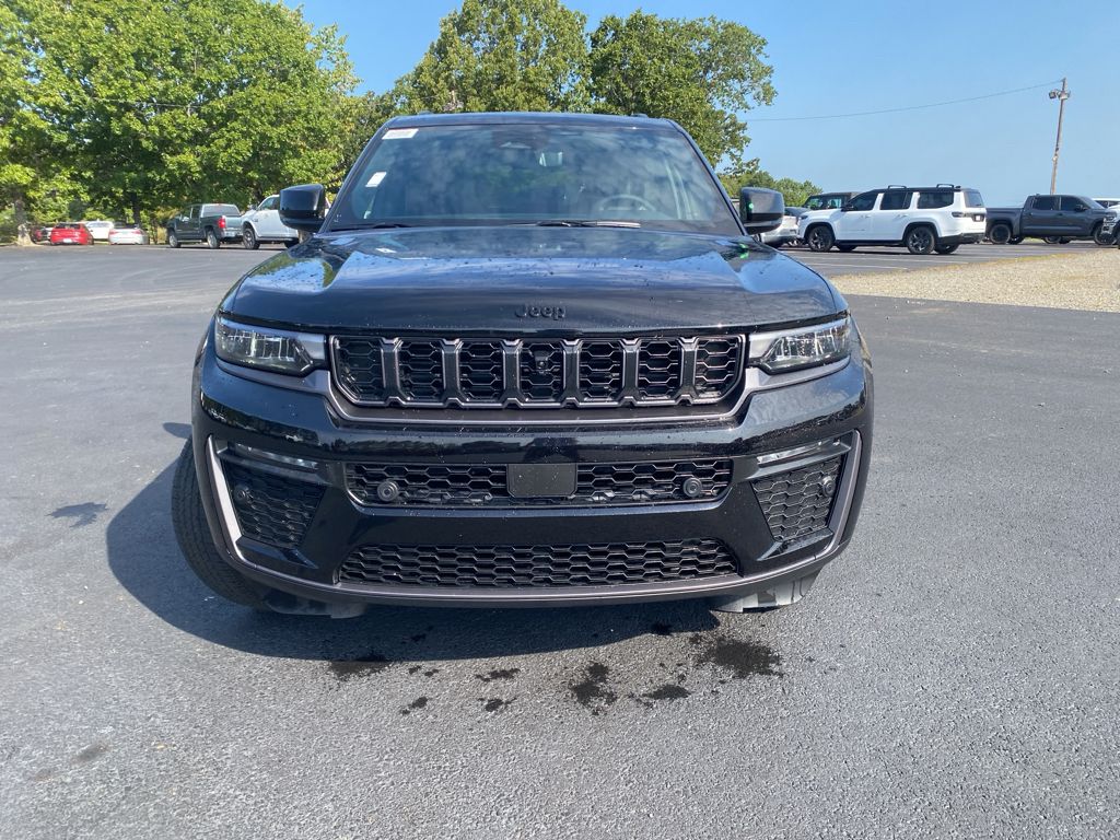 2026 Jeep Grand Cherokee 85th Anniversary Edition photo 4