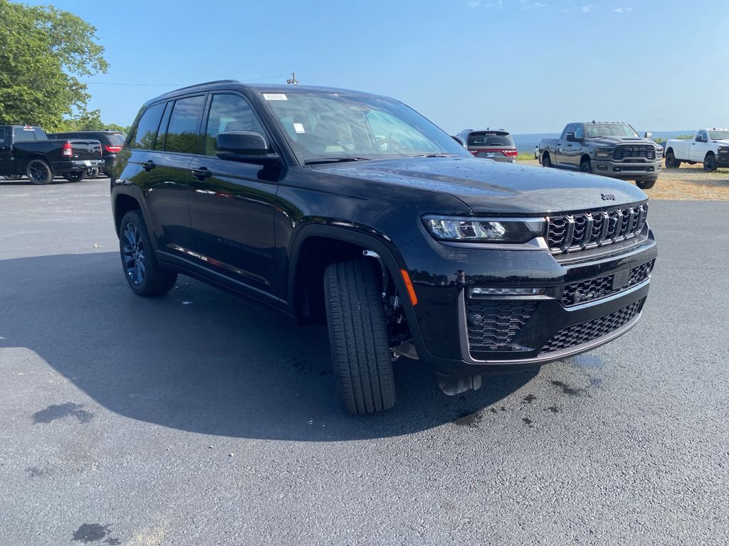2026 Jeep Grand Cherokee 85th Anniversary Edition photo 5