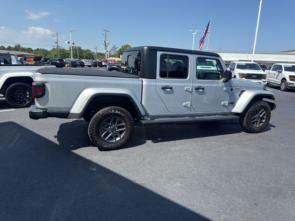 2024 Jeep Gladiator Sport S photo 4