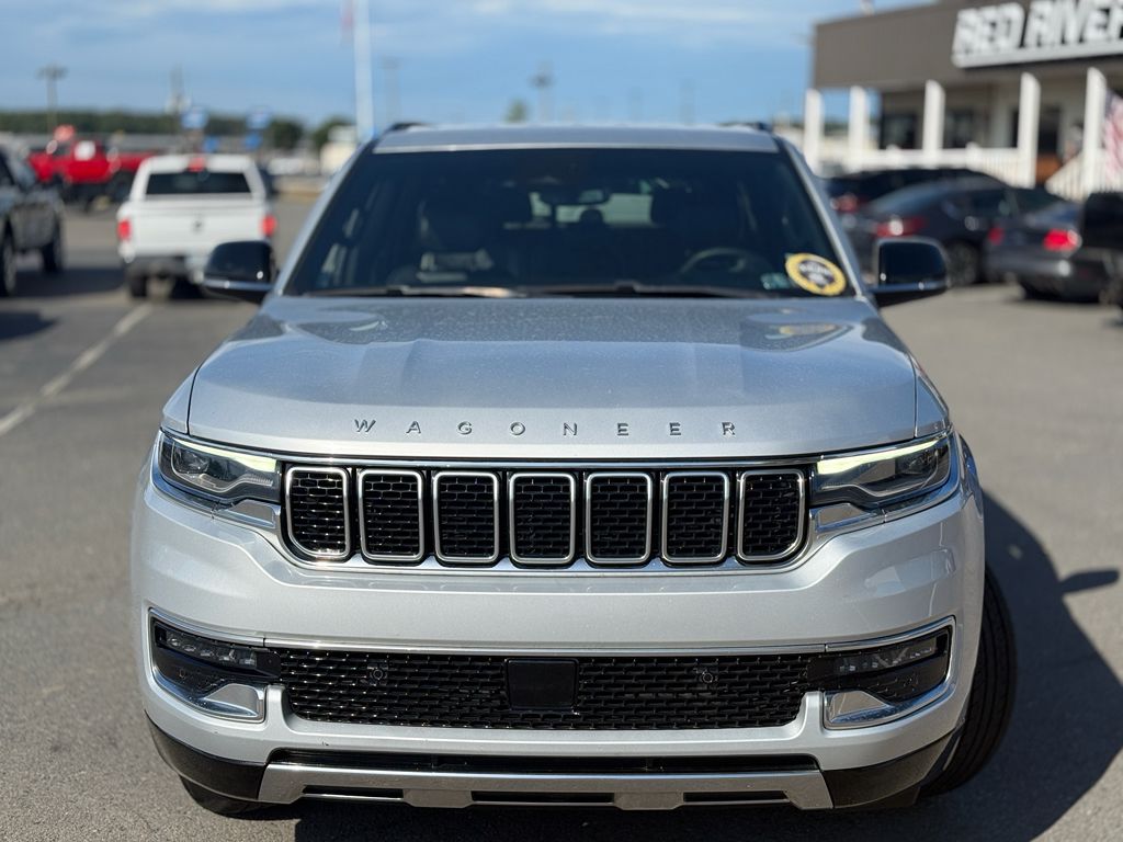 2024 Jeep Wagoneer L Series III photo 2