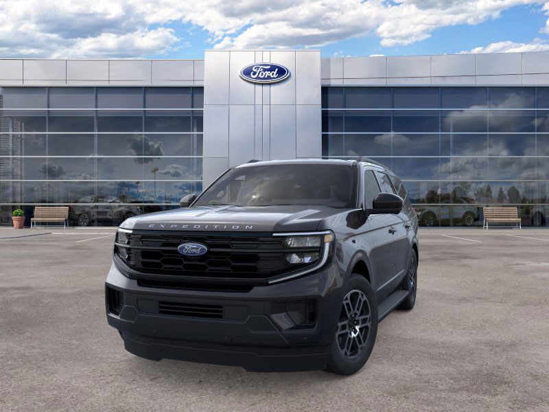 2026 Ford Expedition Active photo 2