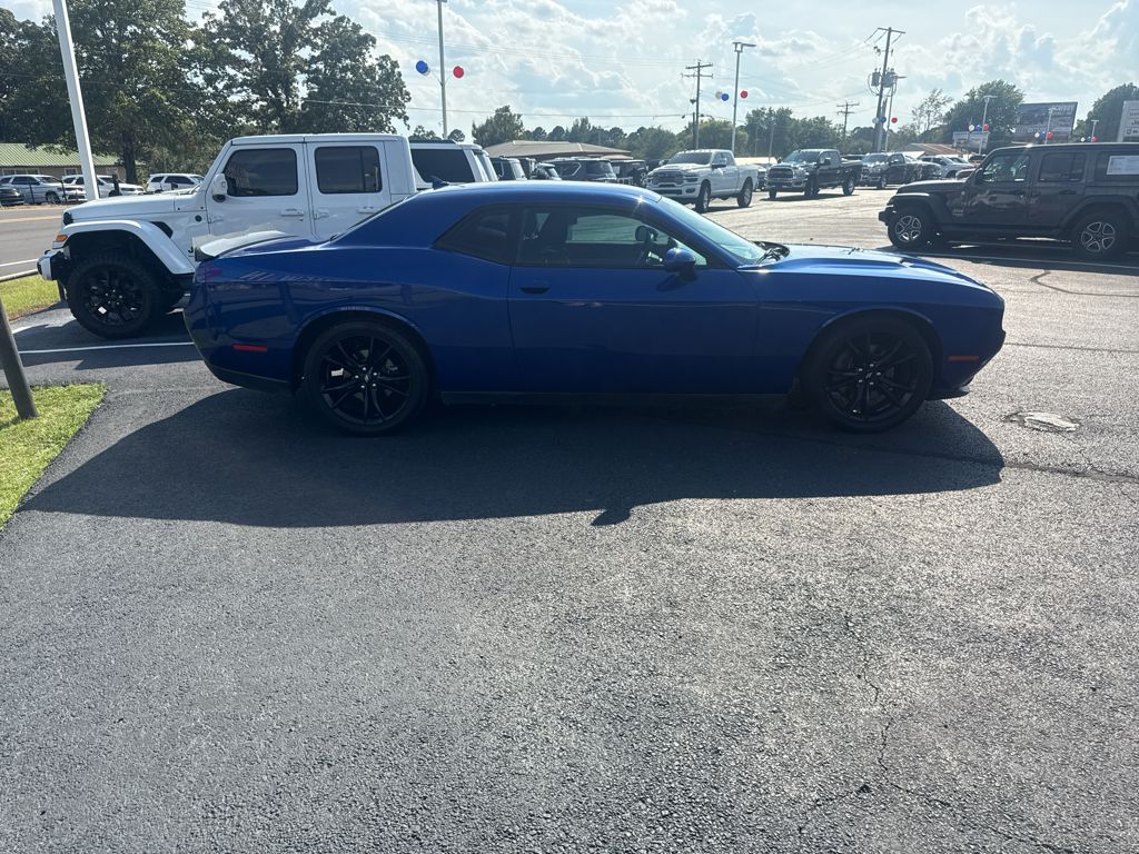 2018 Dodge Challenger SXT Plus photo 4