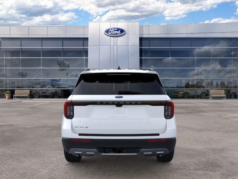 2025 Ford Explorer Active photo 5