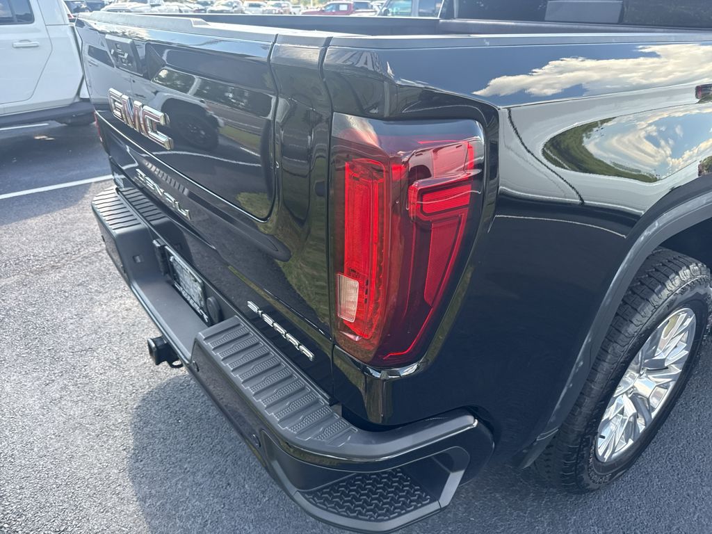 2025 GMC Sierra Denali photo 5