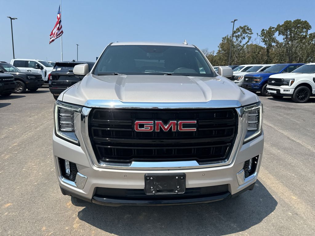 2023 GMC Yukon SLE photo 2