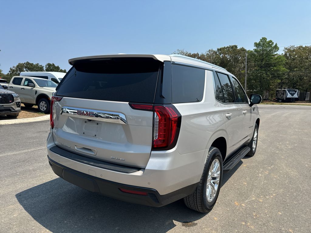 2023 GMC Yukon SLE photo 5
