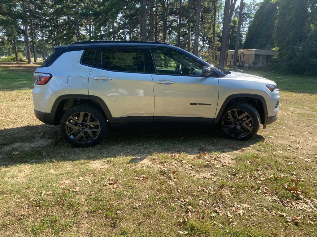 2026 Jeep Compass Limited Altitude photo 4