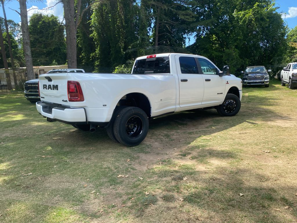 2027 Ram 3500 Big Horn photo 5