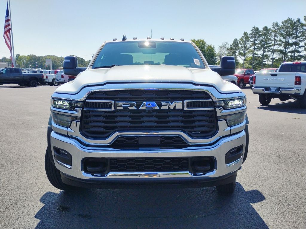 2026 Ram 5500 Chassis Tradesman photo 2