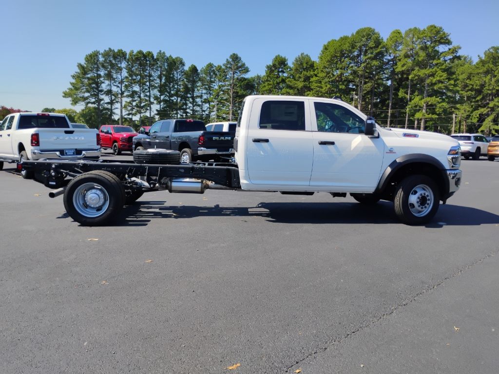 2026 Ram 5500 Chassis Tradesman photo 4