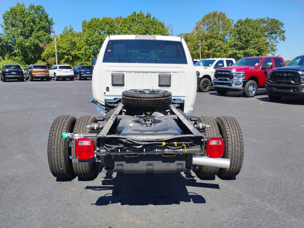 2027 Ram 3500 Chassis Tradesman photo 6