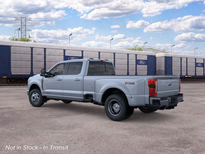 2026 Ford F-350 LARIAT photo 4