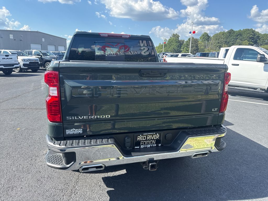 2025 Chevrolet Silverado LT photo 5