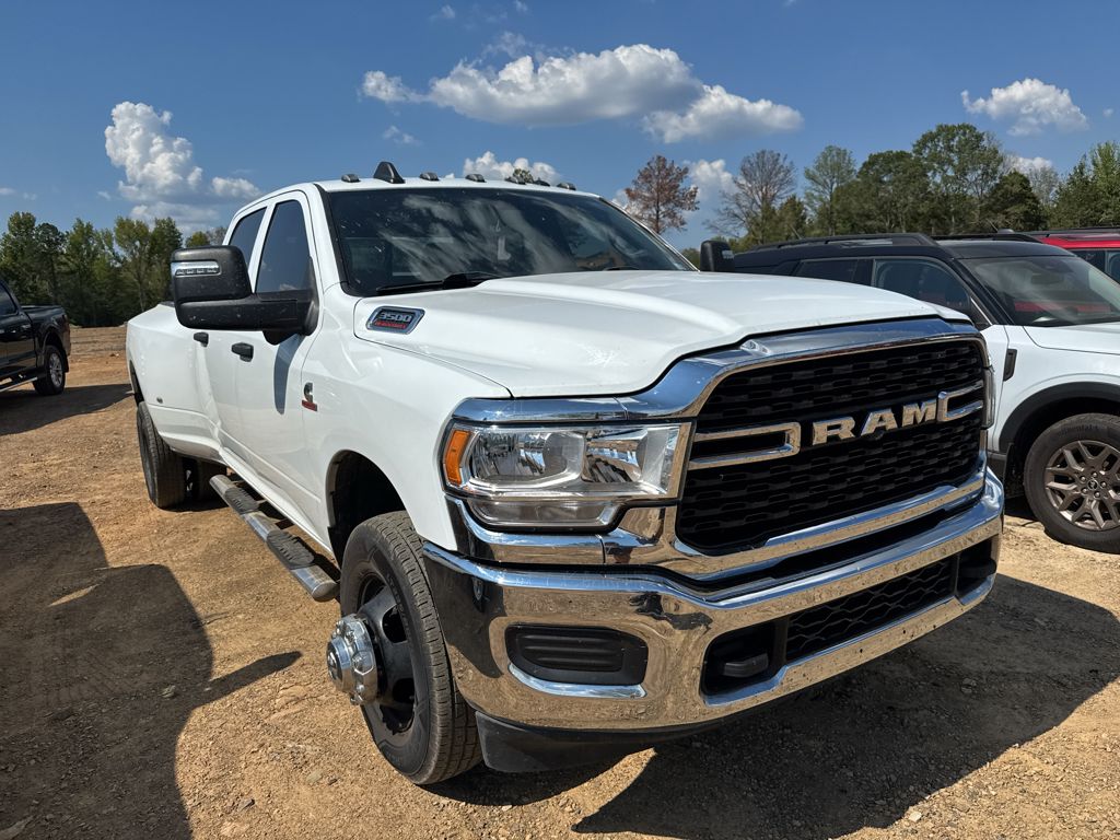 2023 Ram 3500 Tradesman photo 3