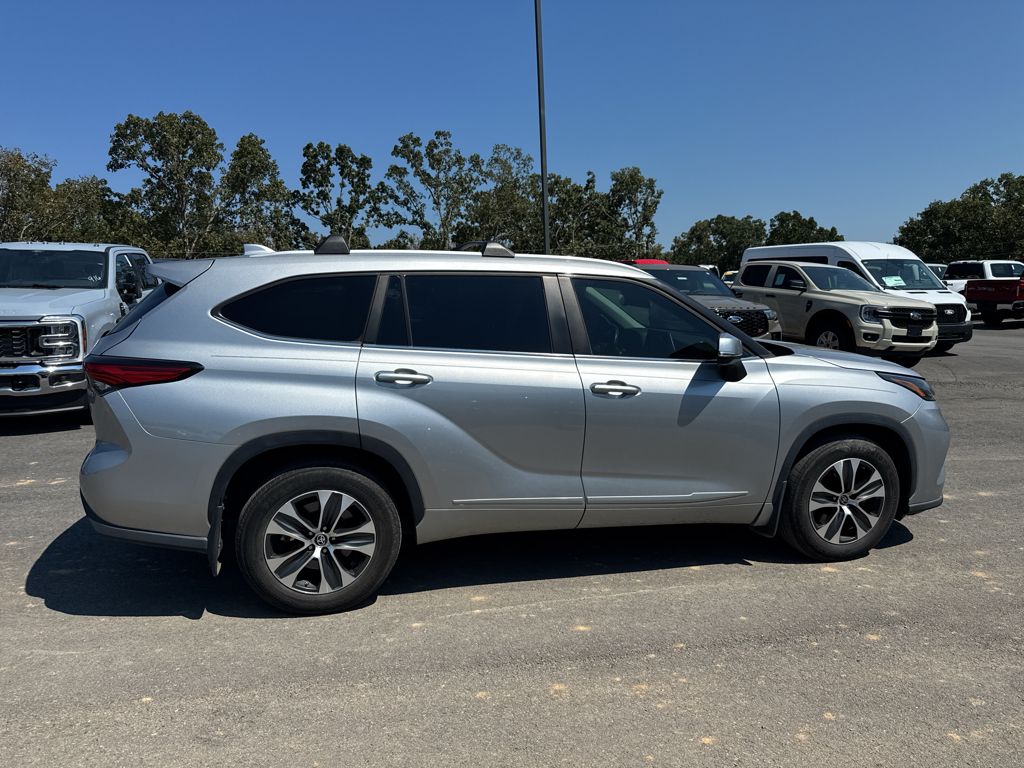 2023 Toyota Highlander Hybrid Hybrid XLE photo 4