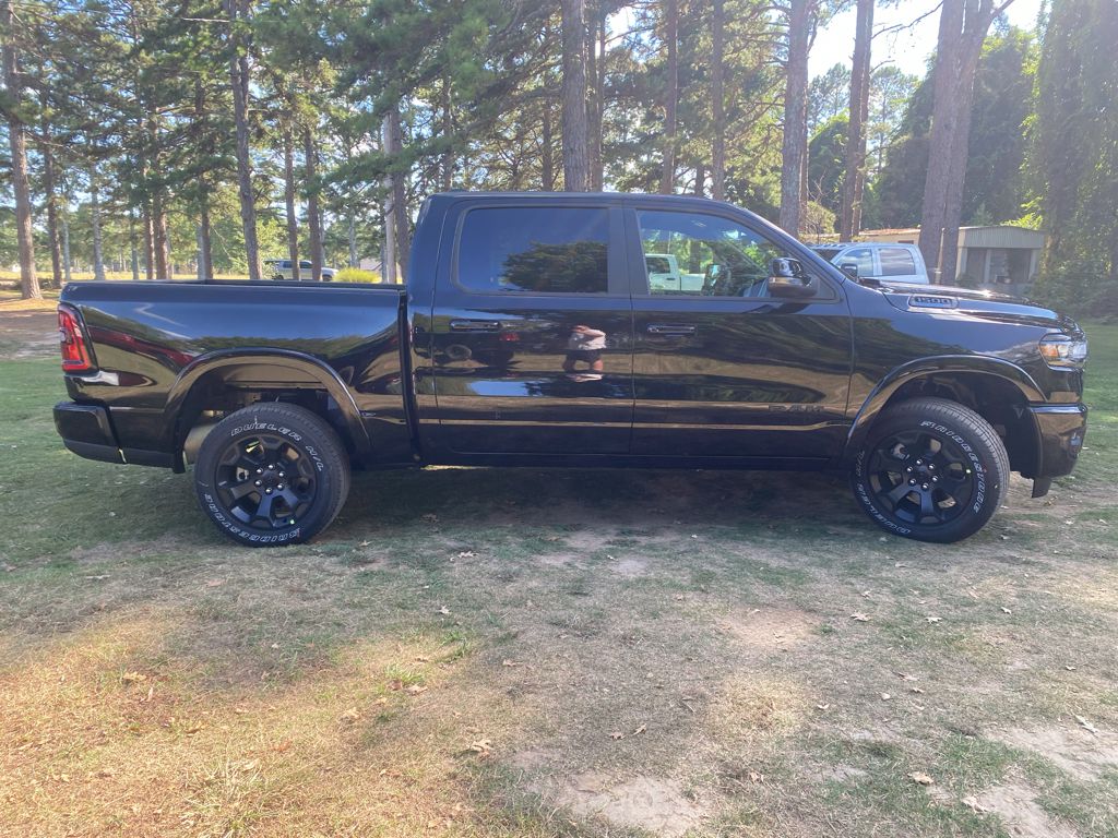 2027 Ram 1500 Big Horn photo 4