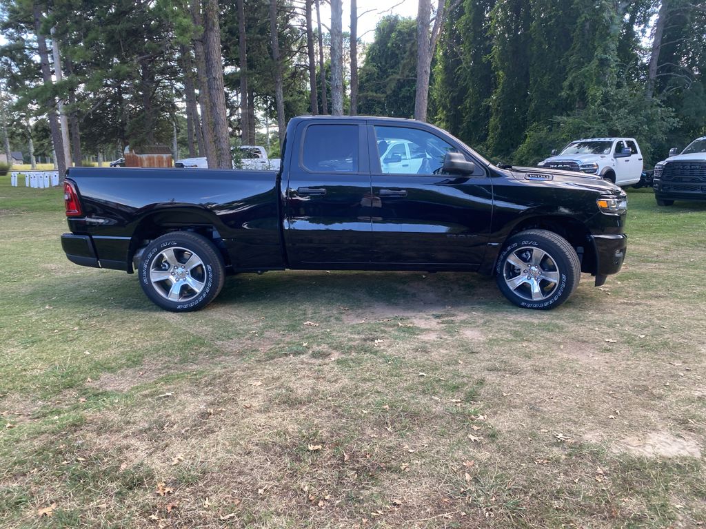 2026 Ram 1500 Express photo 4