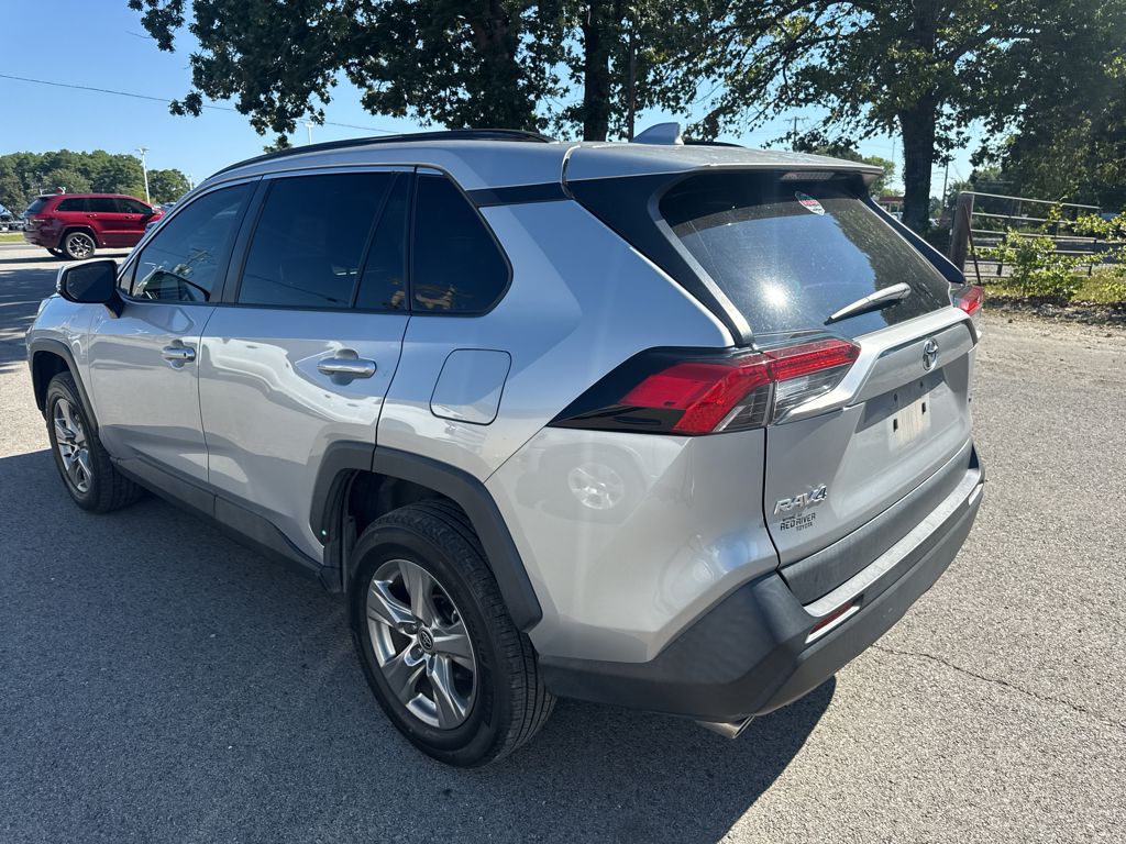 2024 Toyota RAV4 XLE photo 4
