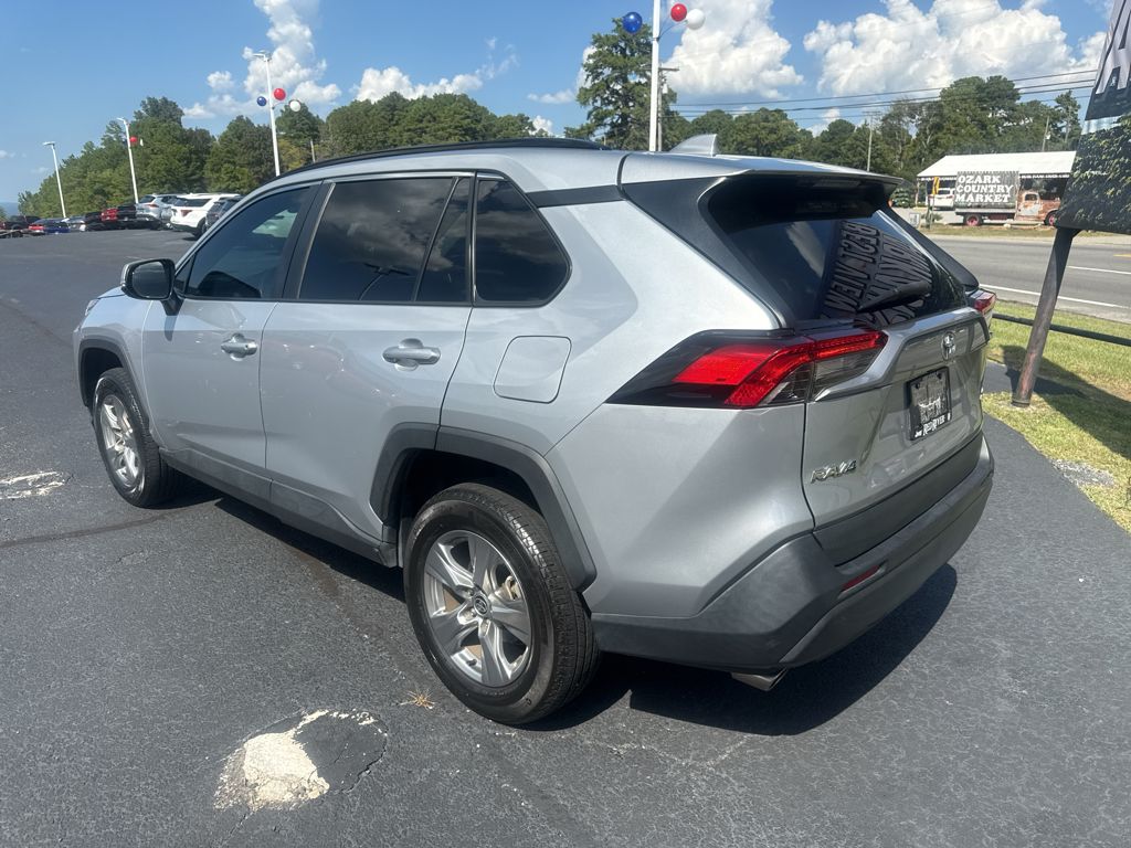 2024 Toyota RAV4 XLE photo 6