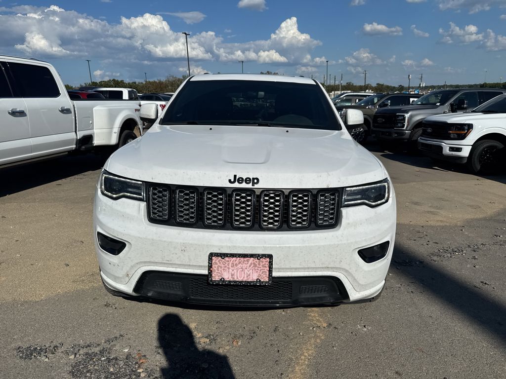 2022 Jeep Grand Cherokee WK Laredo X photo 2