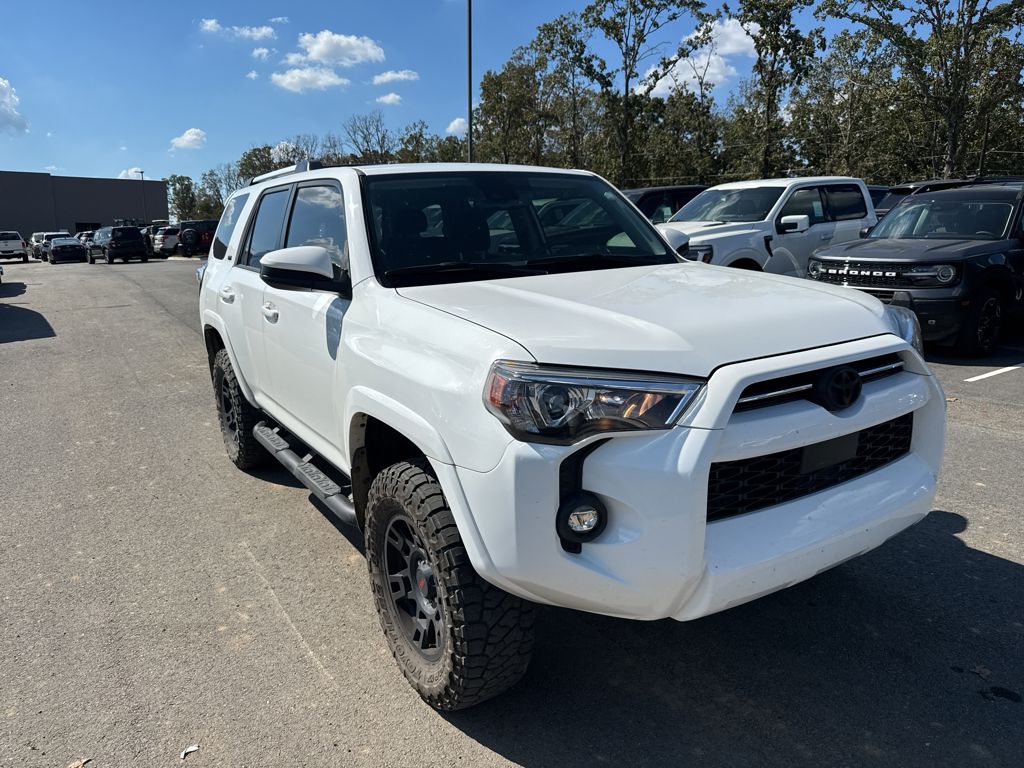 2023 Toyota 4Runner SR5 photo 3