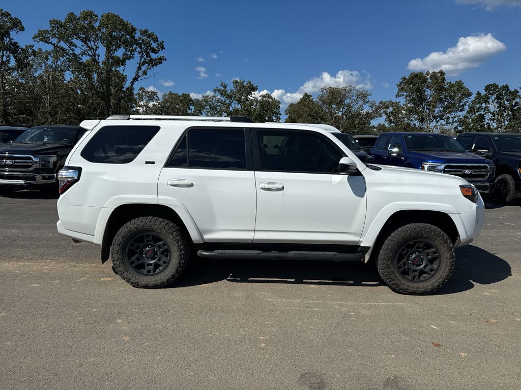 2023 Toyota 4Runner SR5 photo 4