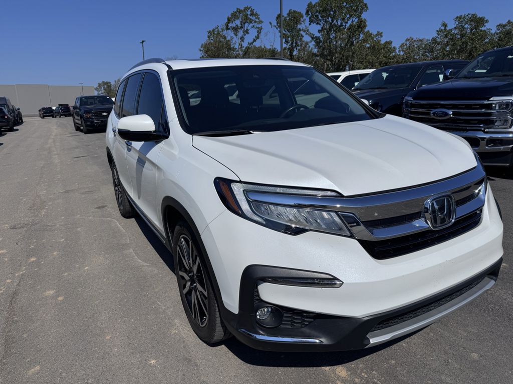 2022 Honda Pilot Touring 8-Passenger photo 3