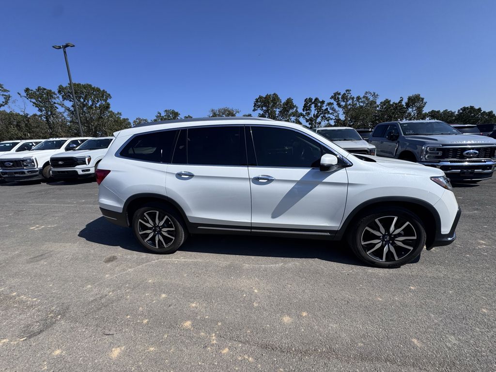 2022 Honda Pilot Touring 8-Passenger photo 4