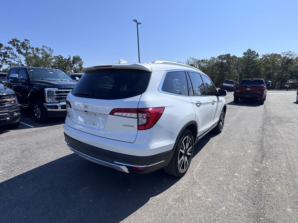 2022 Honda Pilot Touring 8-Passenger photo 5