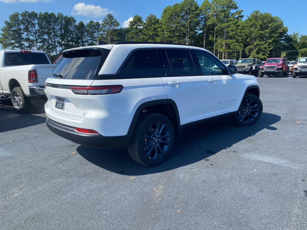 2026 Jeep Grand Cherokee 85th Anniversary Edition photo 5