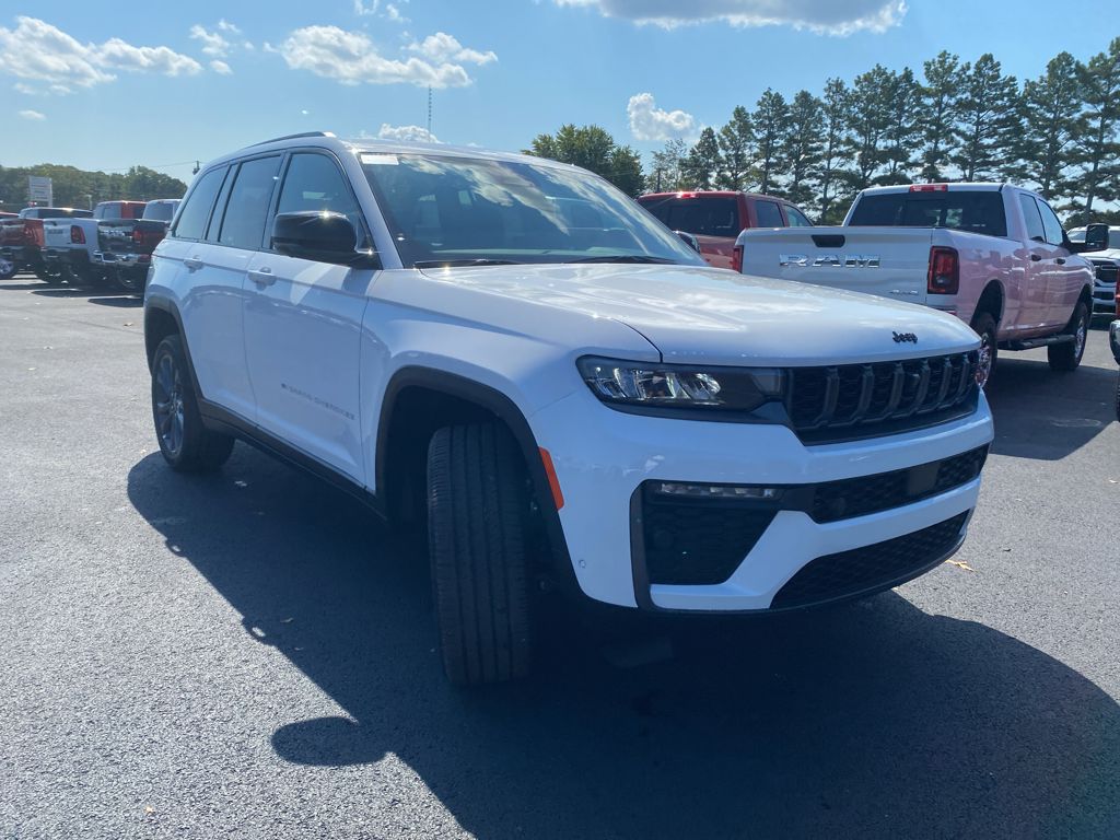2026 Jeep Grand Cherokee 85th Anniversary Edition photo 3