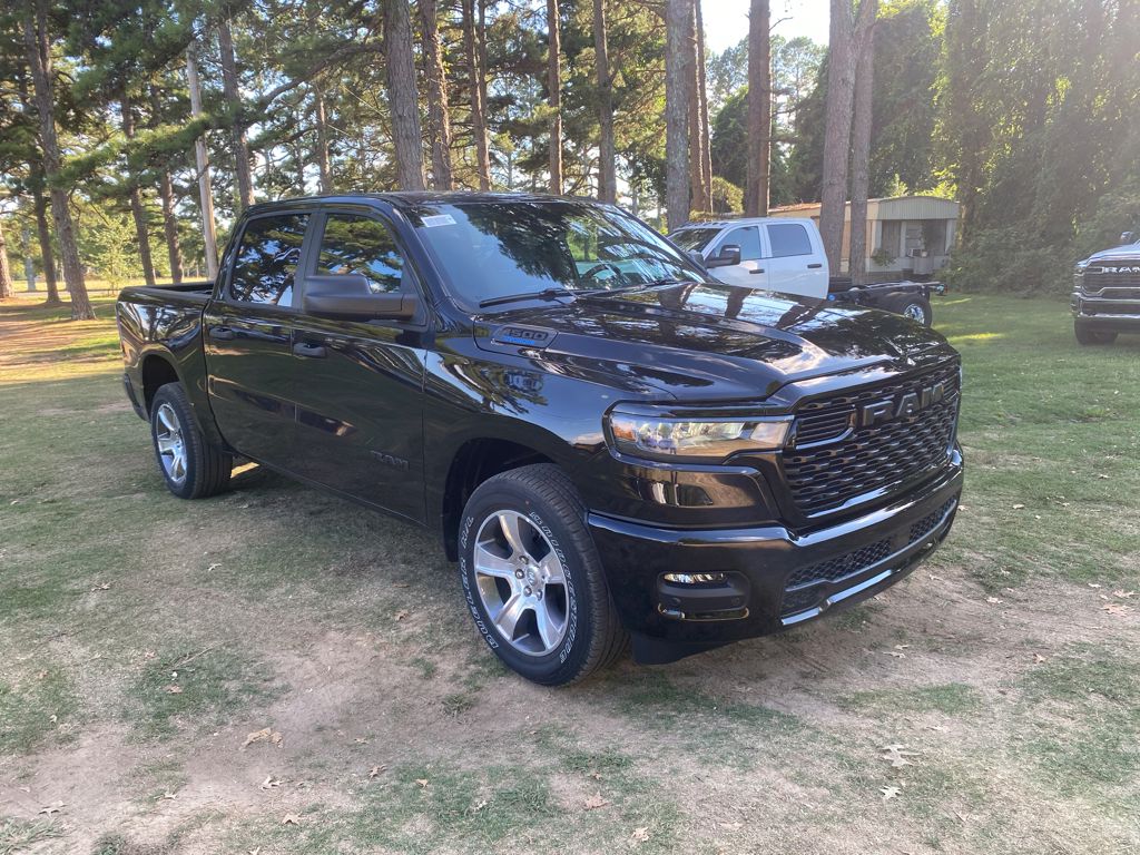 2026 Ram 1500 Express photo 3