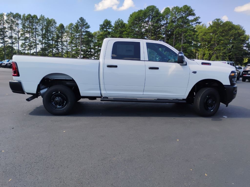 2027 Ram 2500 Tradesman photo 4