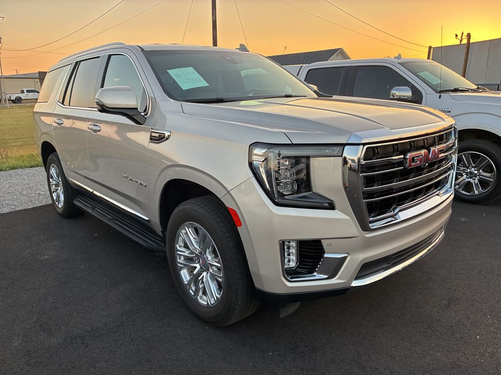 2021 GMC Yukon SLT photo 3