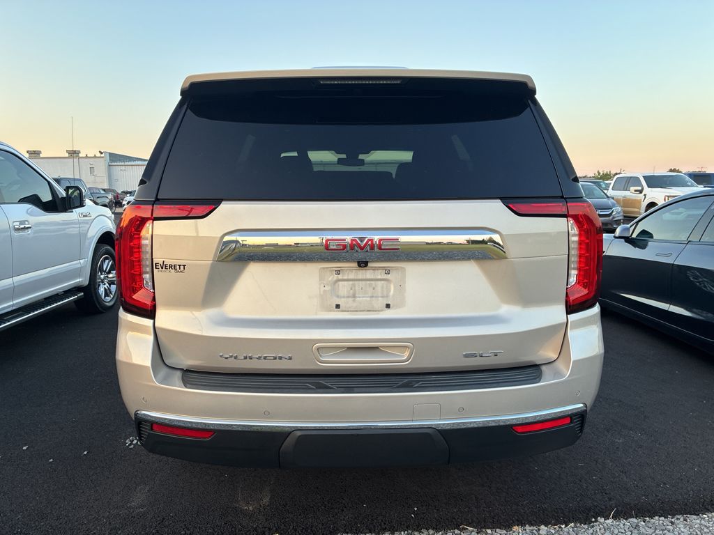 2021 GMC Yukon SLT photo 5
